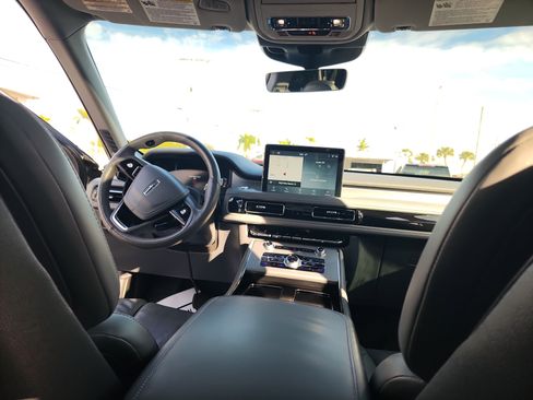 Used 2020 Lincoln Aviator Reserve w/ Equipment Group 202A image 25