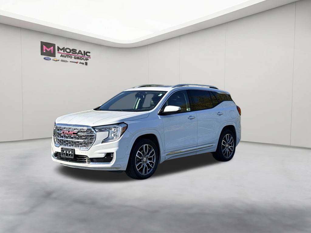 Used 2024 GMC Terrain Denali w/ LPO, Floor Liner Package AWD/4WD image 4