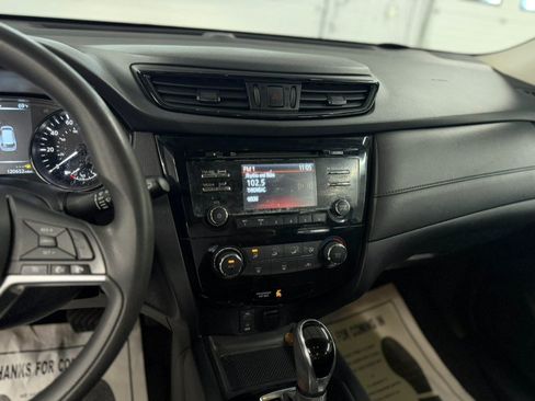 Used 2017 Nissan Rogue S w/ S Appearance Package AWD/4WD image 17