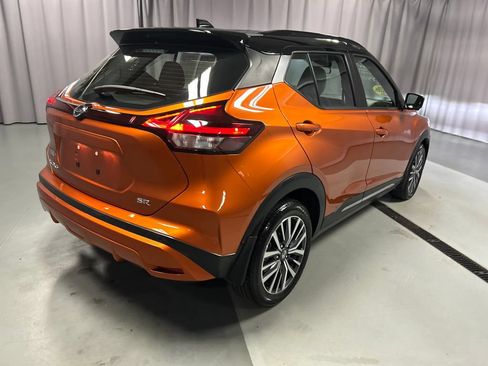 Used 2021 Nissan Kicks SR w/ SR Premium Package FWD image 7