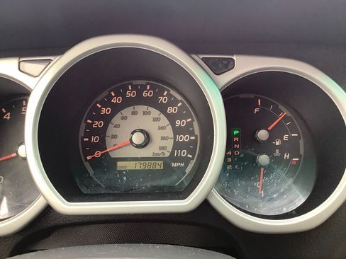 Used 2004 Toyota 4Runner SR5 RWD image 19