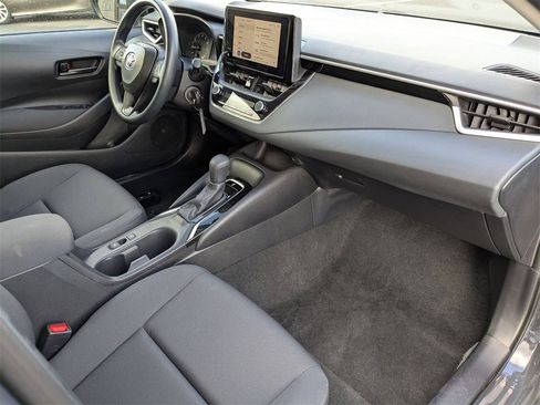 Used 2025 Toyota Corolla LE image 34