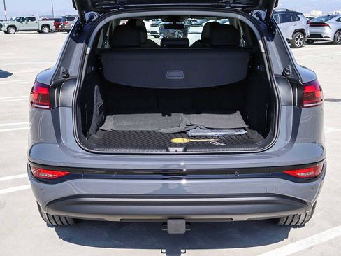 New 2025 Audi Q6 e-tron Premium Plus image 36