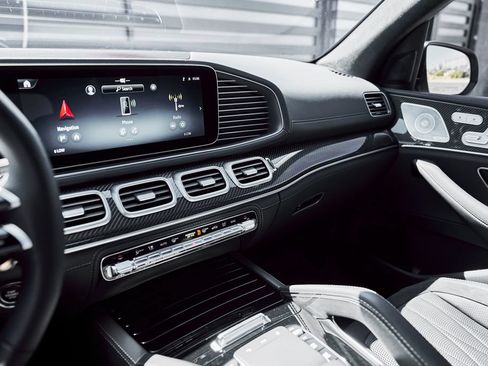Used 2025 Mercedes-Benz GLS 63 AMG 4MATIC image 69