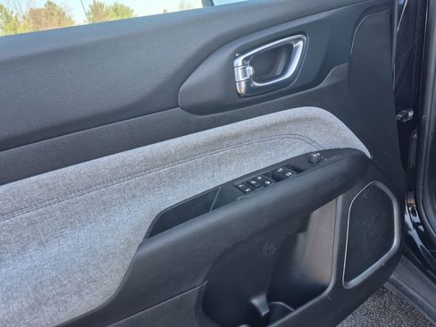 Used 2024 Jeep Compass Latitude AWD/4WD image 20