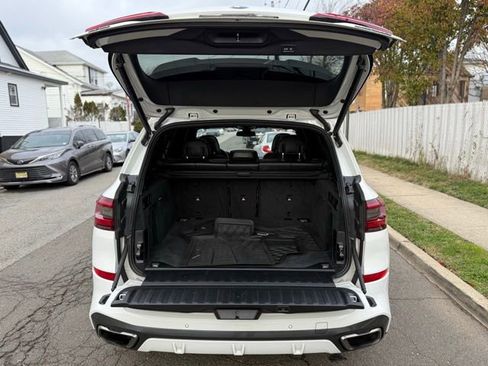 Used 2021 BMW X5 M50i w/ Premium Package image 12
