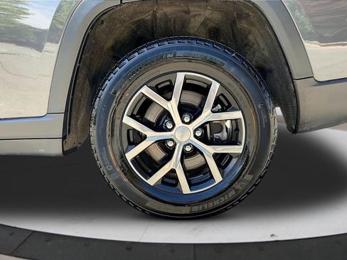 Certified 2024 Jeep Grand Cherokee L Limited w/ Luxury Tech Group II AWD/4WD image 38