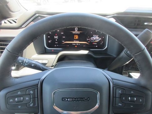 New 2026 GMC Sierra 3500 Denali Ultimate AWD/4WD image 18