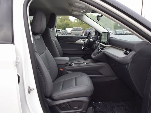 New 2026 Ford Explorer Active w/ Active Comfort Package image 25