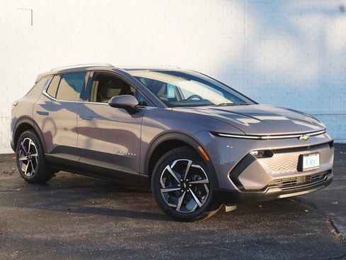 New 2026 Chevrolet Equinox EV LT image 3