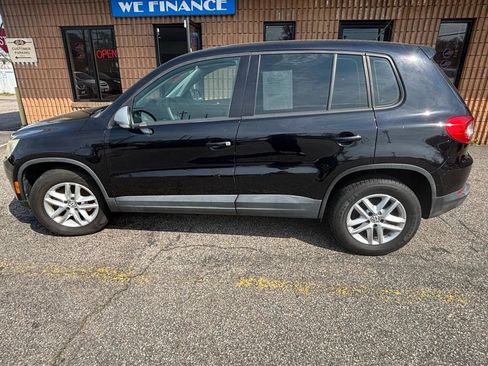 Used 2011 Volkswagen Tiguan S FWD image 1