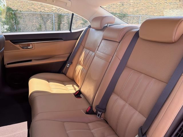 Used 2018 Lexus ES 300h FWD image 13