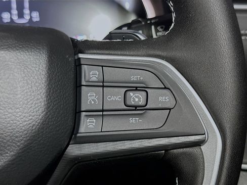 New 2025 Jeep Grand Cherokee L Altitude AWD/4WD image 30