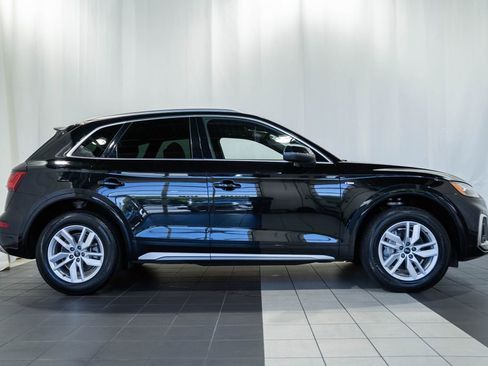 Used 2023 Audi Q5 2.0T Premium w/ Convenience Package AWD/4WD image 3
