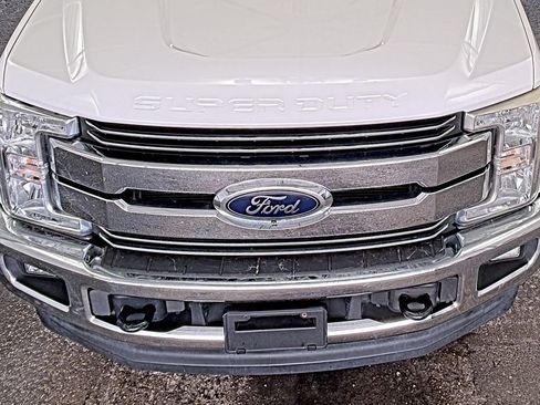 Used 2017 Ford F250 Lariat w/ Lariat Ultimate Package AWD/4WD image 4
