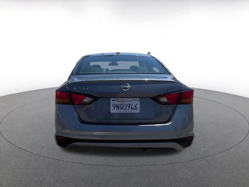 Used 2025 Nissan Altima 2.5 SV FWD image 12