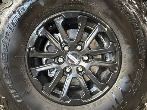 Used 2025 Ford F150 Raptor image 37