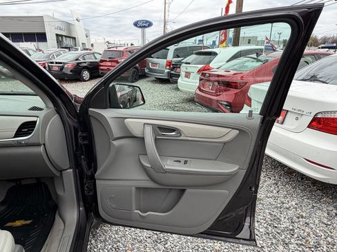 Used 2015 Chevrolet Traverse LT image 14