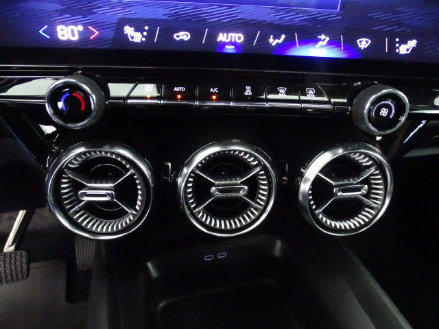 Certified 2025 Chevrolet Blazer EV LT AWD/4WD image 11