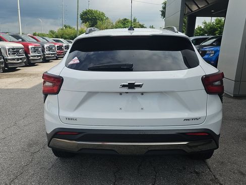 Used 2024 Chevrolet Trax ACTIV w/ Sunroof Package FWD image 4