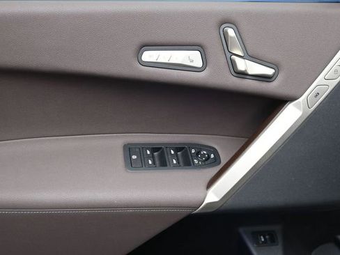 Used 2024 BMW iX xDrive50 w/ Premium Package AWD/4WD image 18