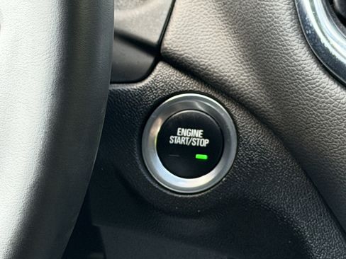 Used 2024 Chevrolet Equinox LT FWD image 29