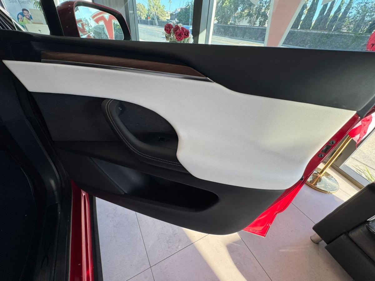 Used 2023 Tesla Model X AWD/4WD image 43