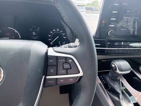 Used 2022 Toyota Sienna XLE w/ XLE Plus Package AWD/4WD image 26