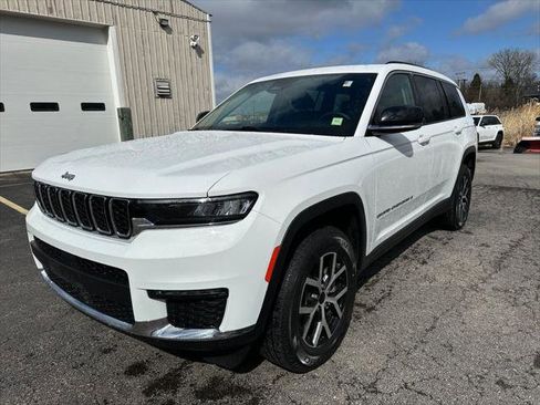 Certified 2023 Jeep Grand Cherokee L Limited AWD/4WD image 12