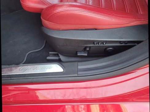 Used 2021 Alfa Romeo Giulia Ti Sport image 27