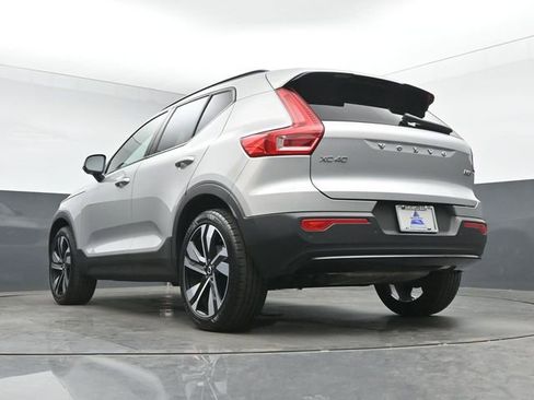 Used 2023 Volvo XC40 B5 Plus w/ Protection Package Premier AWD/4WD image 39