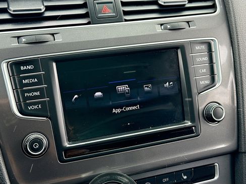 Used 2017 Volkswagen Golf Alltrack SE image 9