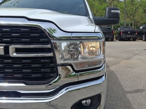 Used 2024 RAM 2500 Big Horn AWD/4WD image 9