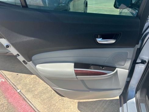 Used 2016 Acura TLX image 26