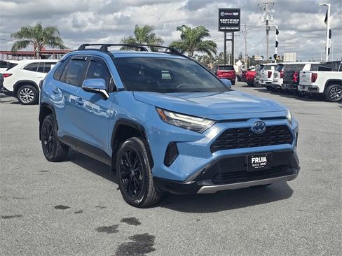 Used 2024 Toyota RAV4 SE image 3