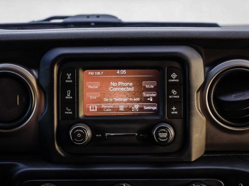 Certified 2020 Jeep Gladiator Sport image 17