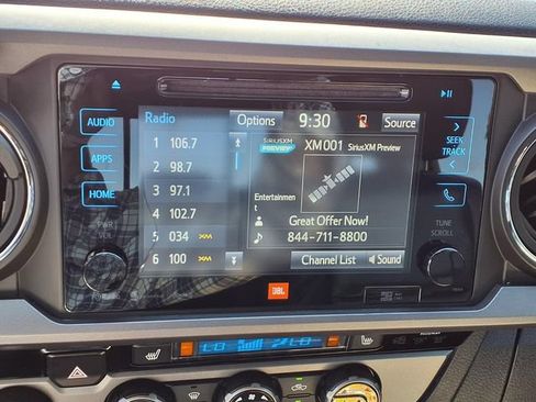 Used 2017 Toyota Tacoma TRD Off-Road AWD/4WD image 5