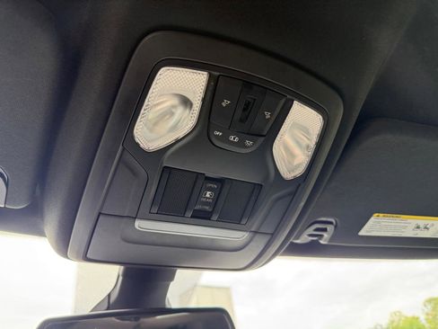 Used 2019 RAM 1500 Big Horn AWD/4WD image 18