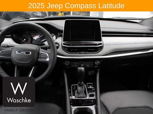 Used 2025 Jeep Compass Latitude AWD/4WD image 21