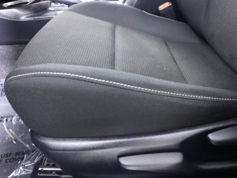 Used 2017 Toyota RAV4 XLE AWD/4WD image 28