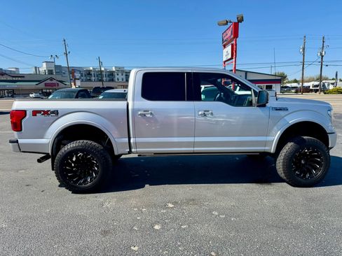 Used 2018 Ford F150 Lariat w/ Equipment Group 502A Luxury AWD/4WD image 6
