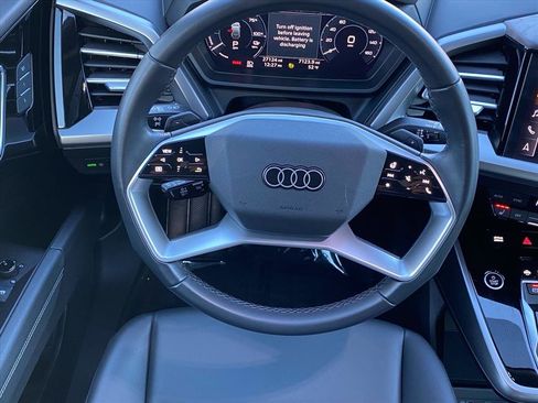 Used 2023 Audi Q4 e-tron Premium Plus w/ Premium Plus image 6
