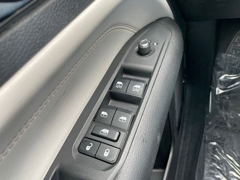 Used 2023 Jeep Compass Limited AWD/4WD image 22