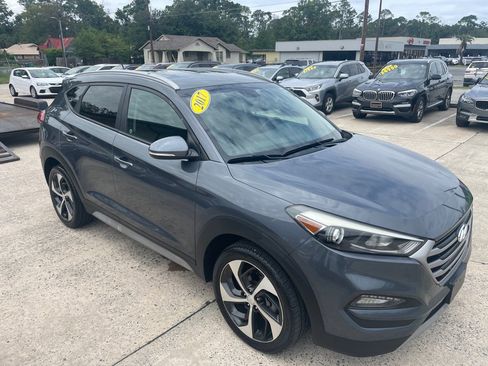 Used 2017 Hyundai Tucson Sport image 4
