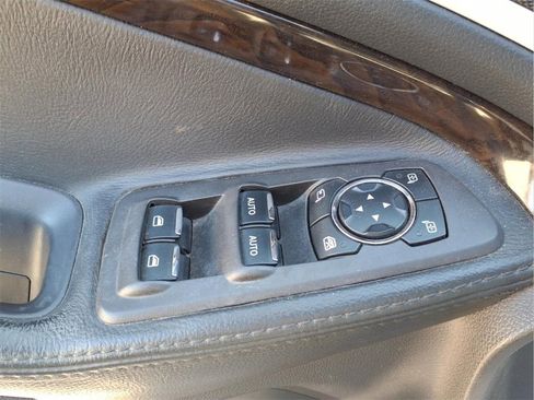 Used 2014 Ford Explorer Limited image 12