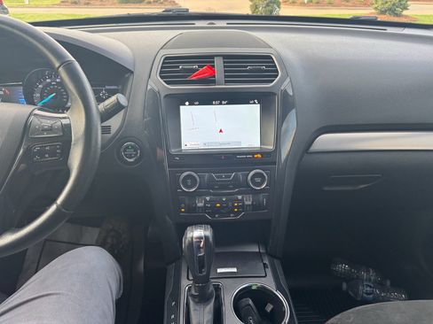 Used 2018 Ford Explorer XLT w/ Equipment Group 202A image 20