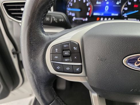 Used 2021 Ford Explorer XLT w/ Equipment Group 202A image 19