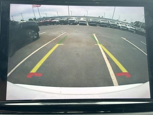 Used 2024 Chrysler Pacifica Touring-L FWD image 21
