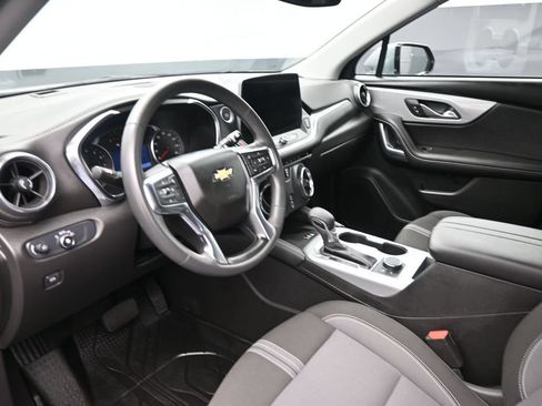 Used 2024 Chevrolet Blazer LT w/ Convenience Package FWD image 18