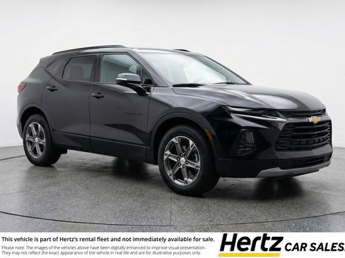 Used 2025 Chevrolet Blazer LT image 1